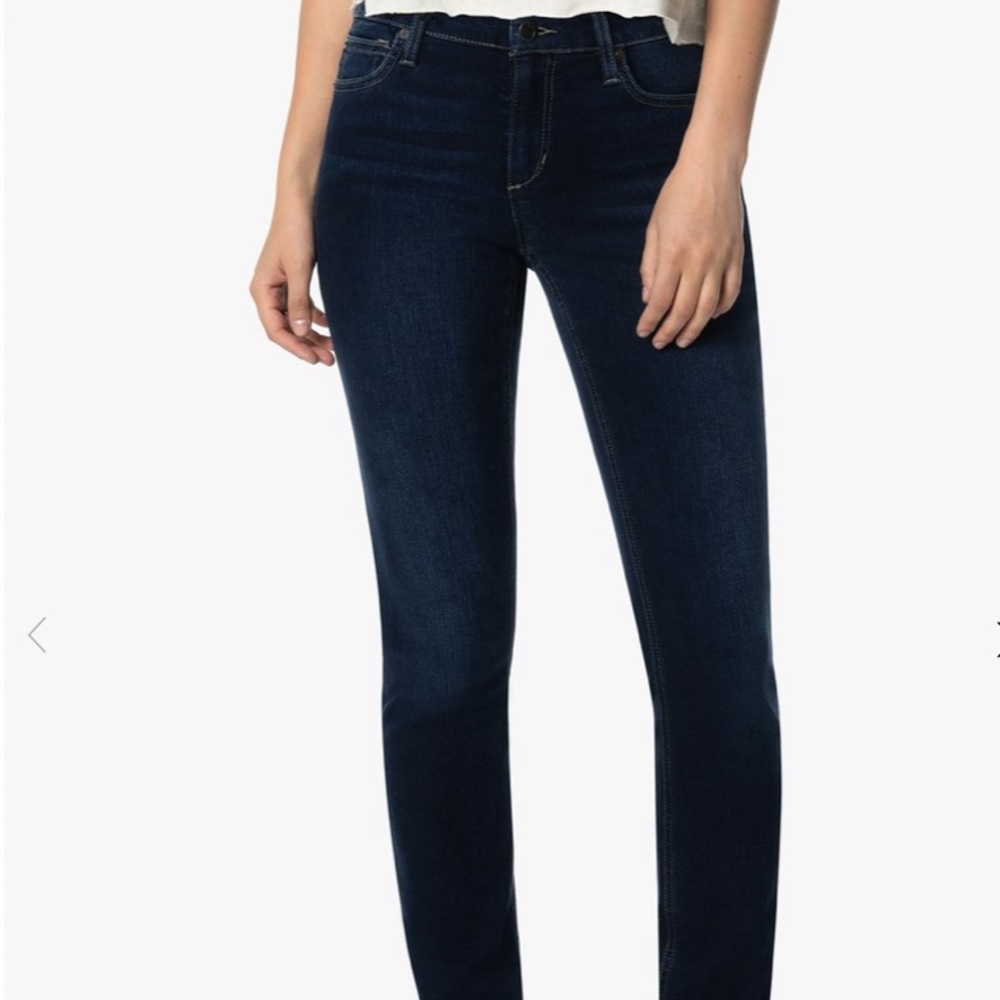 Joes Flawless THE CIGARETTE
STRAIGHT LEG // SABINA